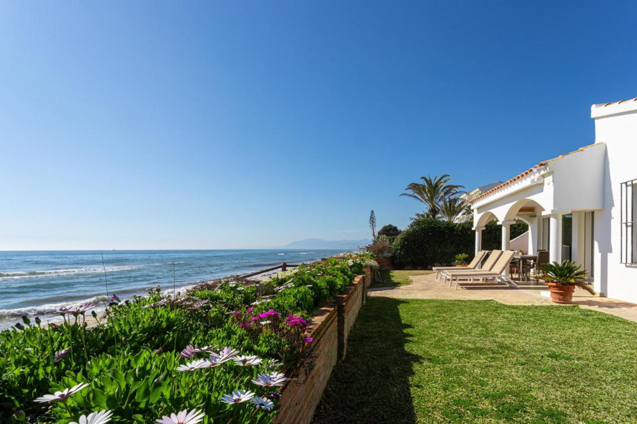 Villa Con Encanto En Primera Línea De Mar *