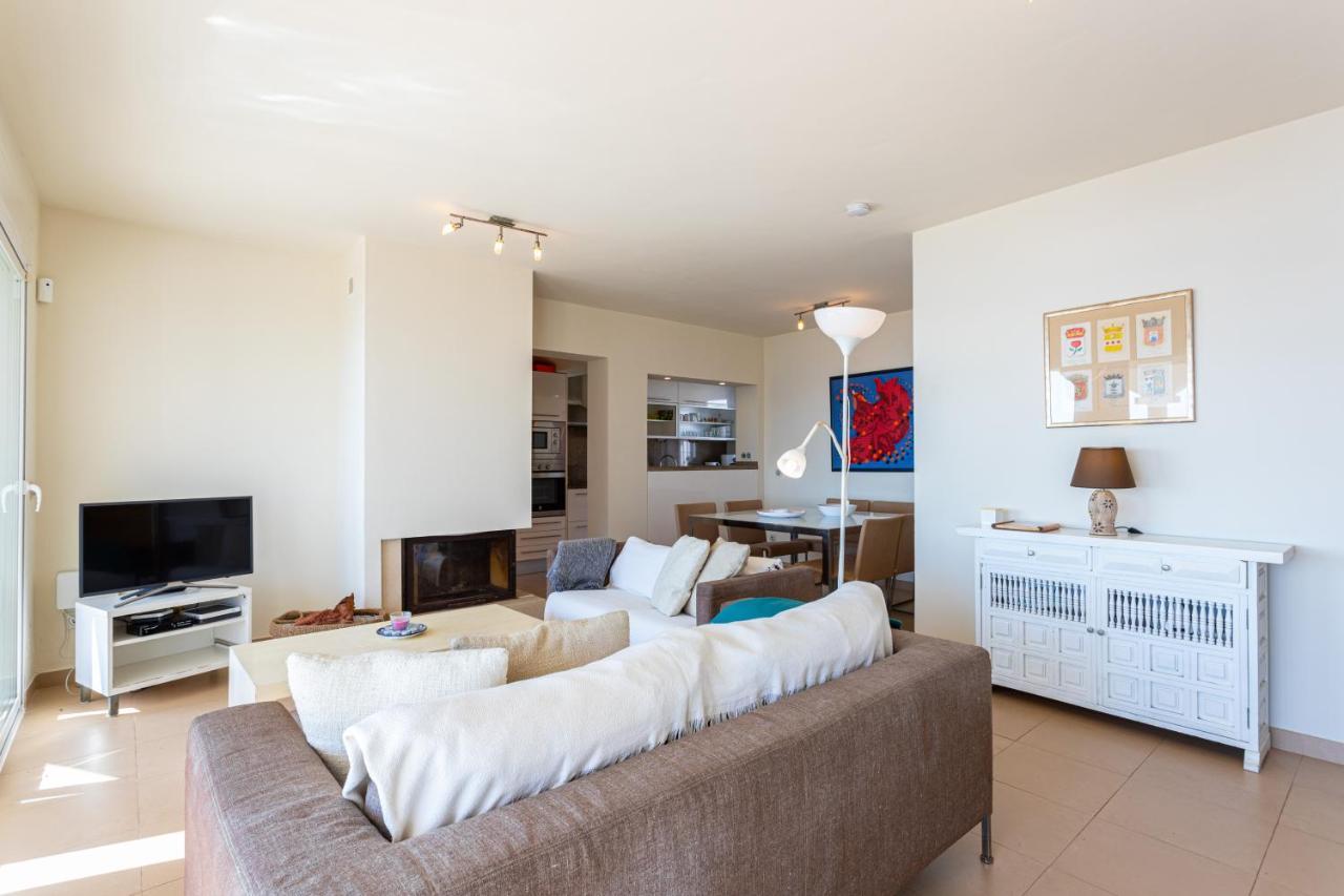 Villa Con Encanto En Primera Línea De Mar *