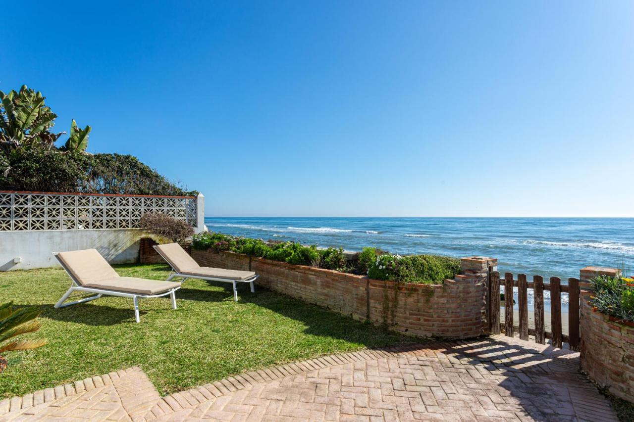 Villa Con Encanto En Primera Línea De Mar *