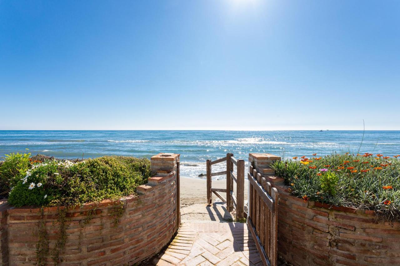 Villa Con Encanto En Primera Línea De Mar *