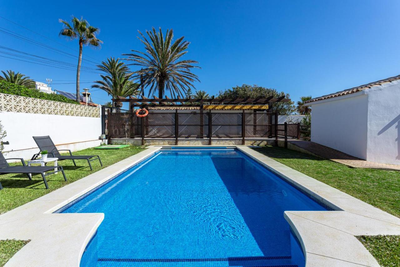 Villa Con Encanto En Primera Línea De Mar *