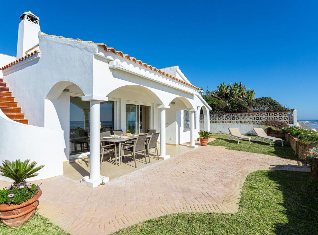 Con Encanto En Primera Línea De Mar * Marbella