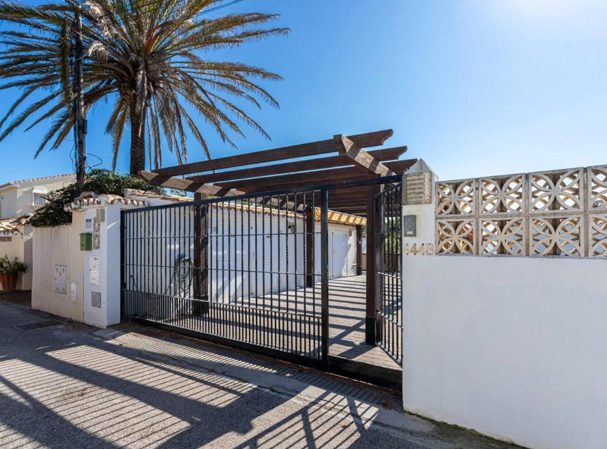Villa Con Encanto En Primera Línea De Mar