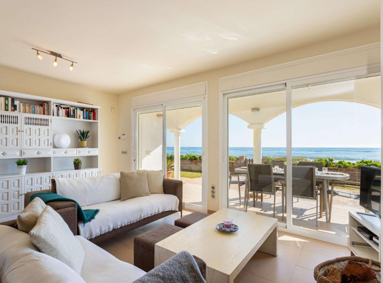 Con Encanto En Primera Línea De Mar * Marbella